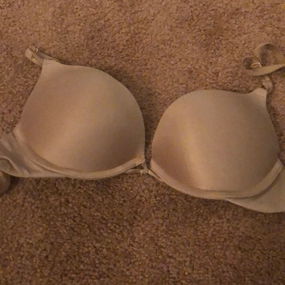 Victoria’s Secret Nude Bra